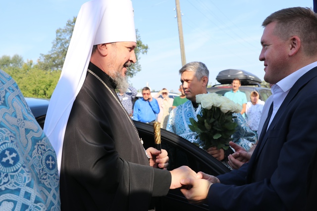 Владыка Савватий провёл литургию в храме Успения Пресвятой Богородицы в селе Акулево