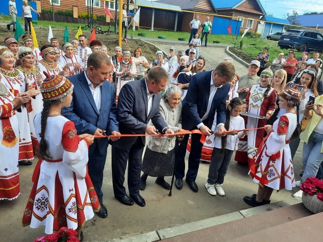 Новый сельский клуб открылся в деревне Ураево-Магазь